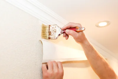 Pose de papier peint à Crocq — revêtements muraux et toiles de verre